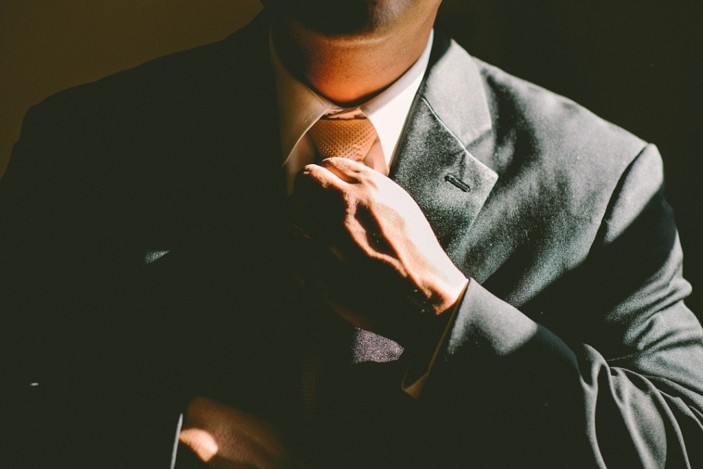 Financial advisors don't require propertraining