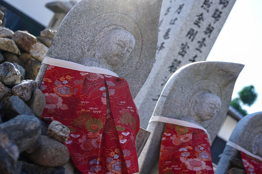 These statues with bibs represent children who died young