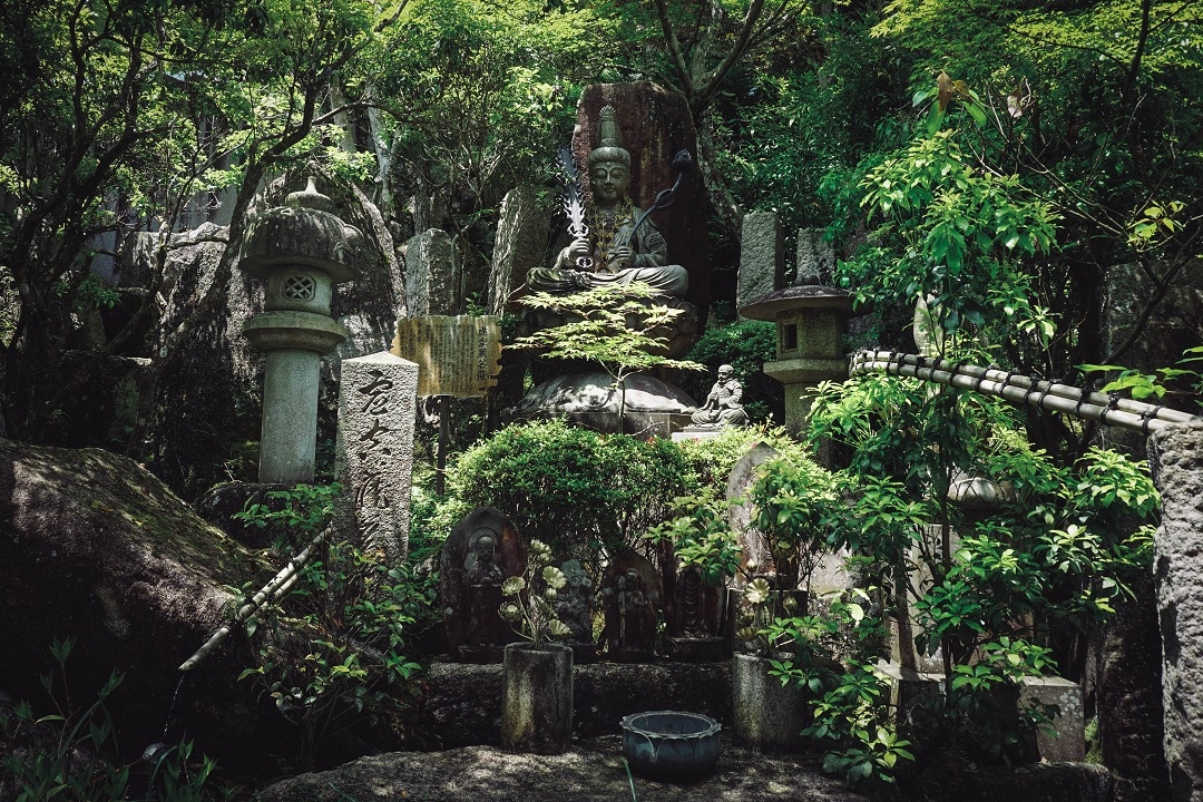 Hiroshima and Miyajima in One Day From Kyoto temple