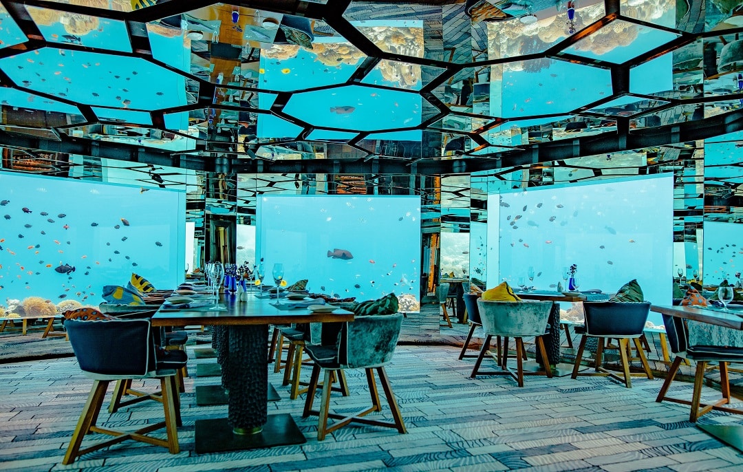 amex platinum benefits restaurant