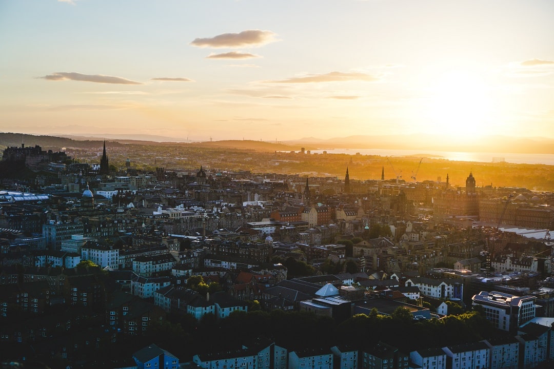 How much does it cost to go to Scotland Edinburgh
