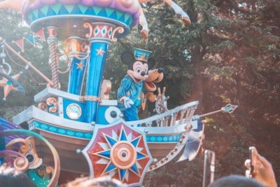 How Much Does it Cost to go to Disneyland? - Money We Have