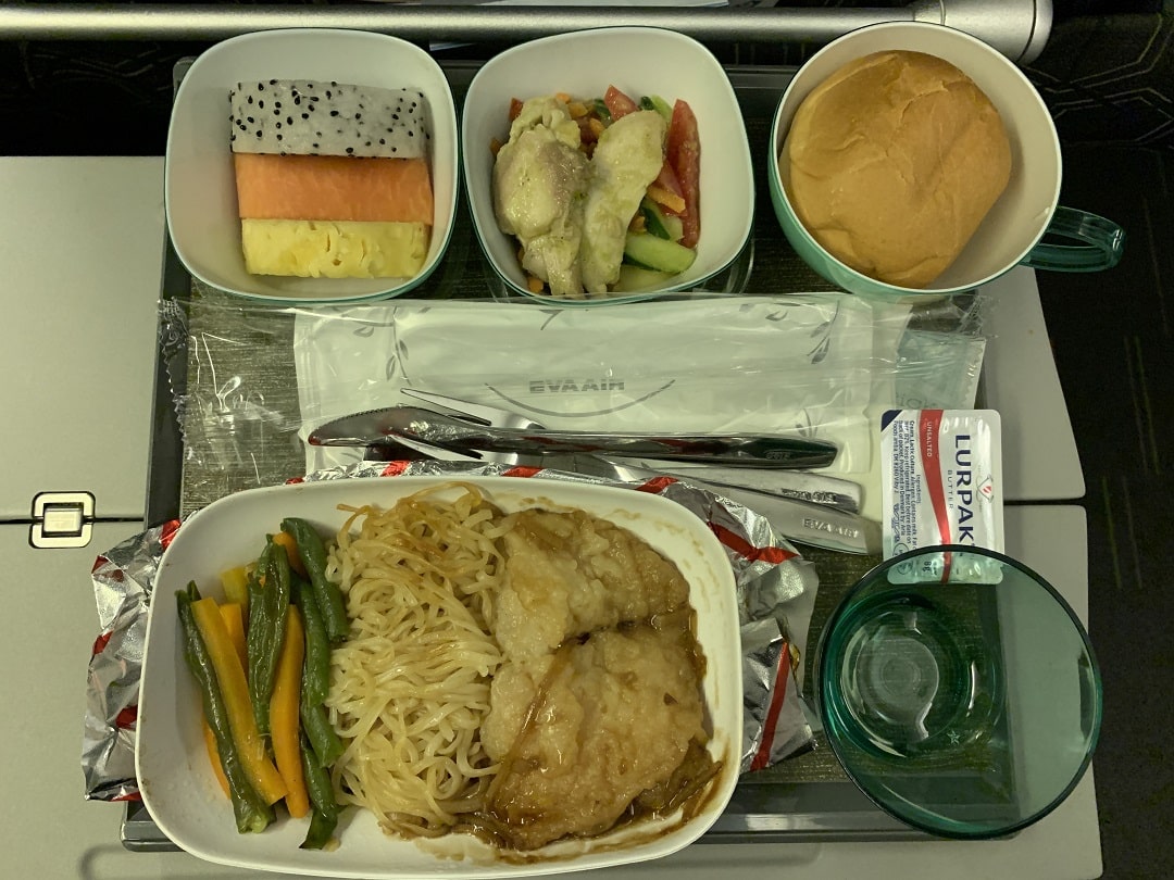 EVA Air Economy Class Boeing 777300ER Bangkok to Taipei Review Money