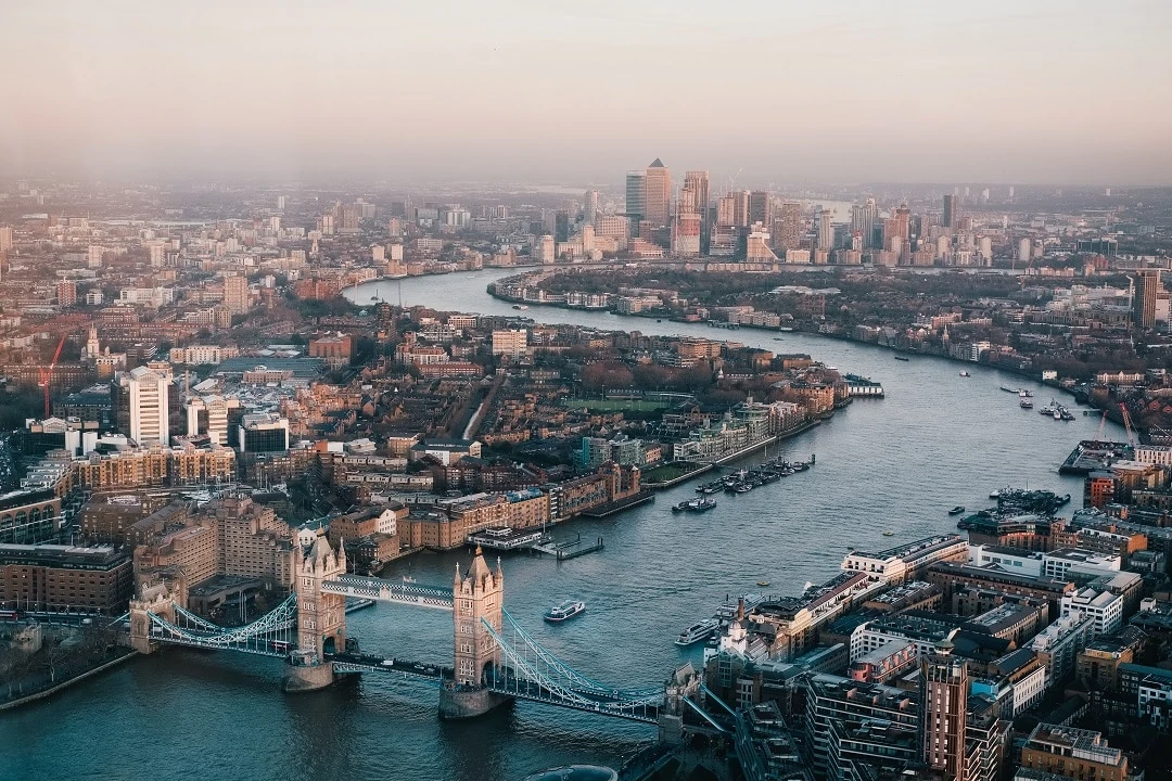 How much does it cost to go to london aerial
