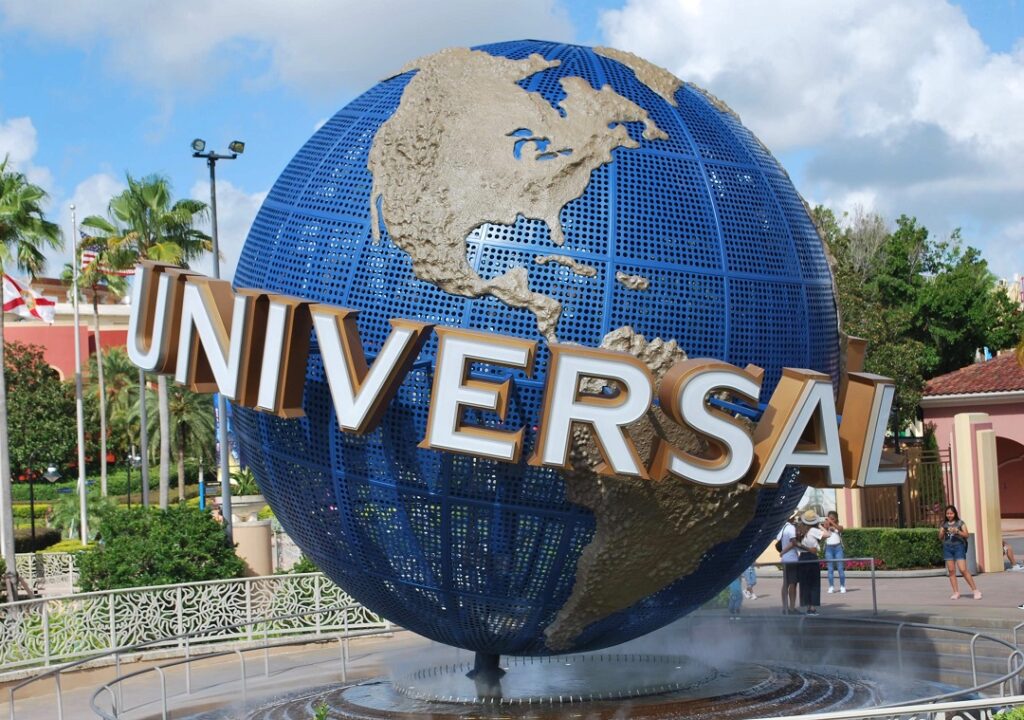 does the universal studio tour cost extra