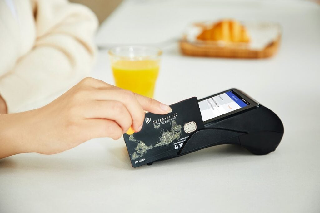 Can a Canadian Apply for a US Credit Card?