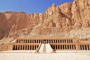 How-Much-Does-it-Cost-to-go-to-Luxor-west