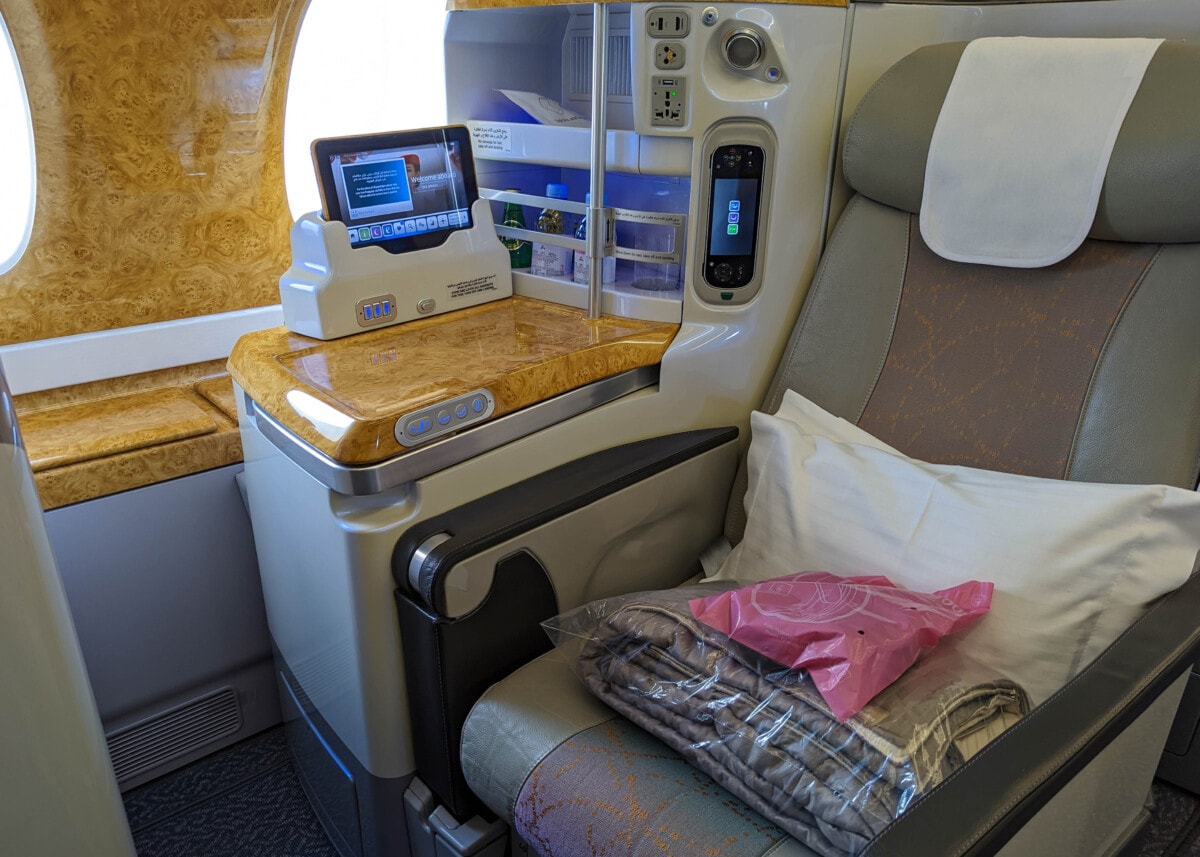 Emirates Toronto to Dubai review seat