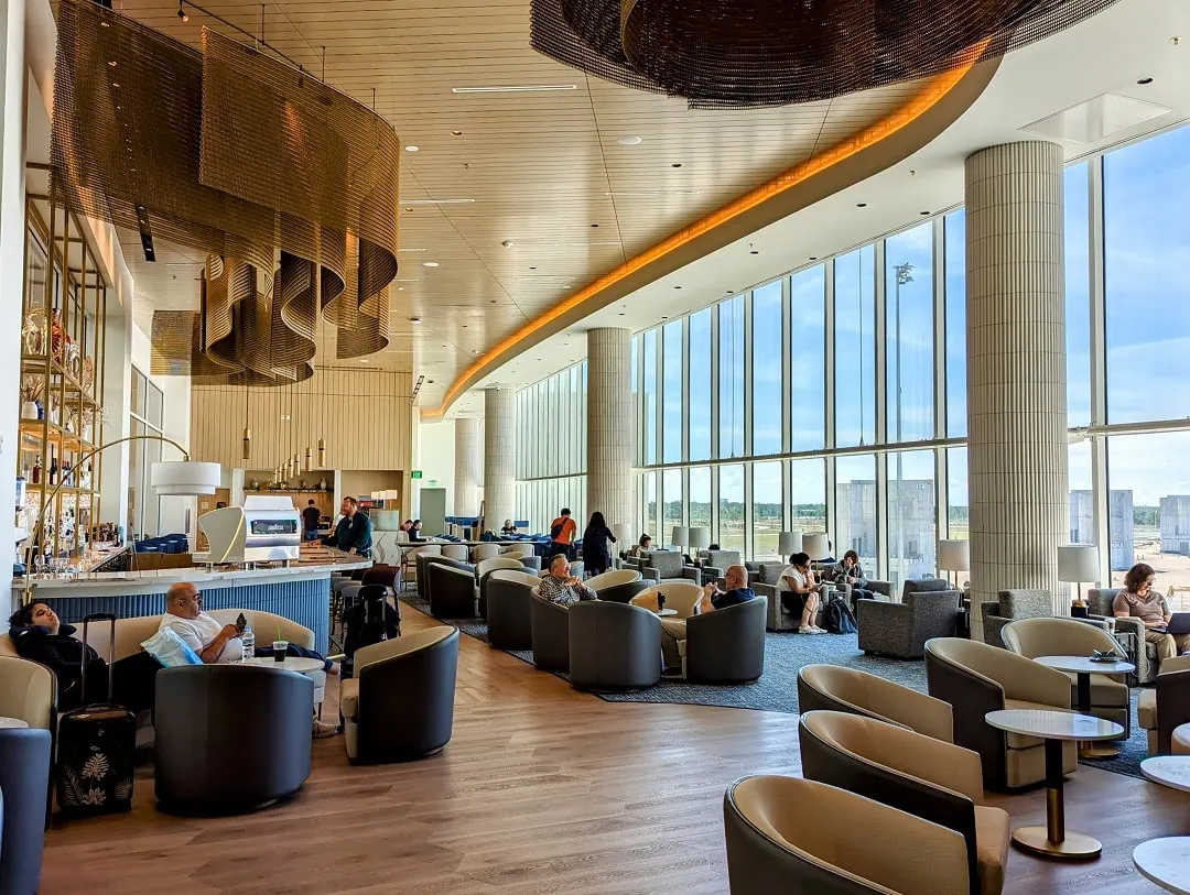 Orlando Terminal C lounge review